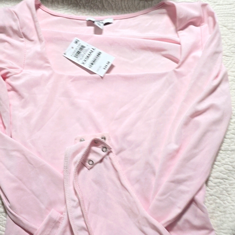 Woman's pink body shirt